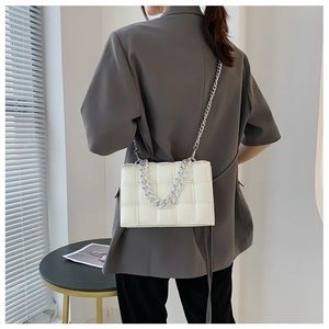 Thick Chain Design Color Blocking Patchwork Woven Crossbody Handle Bag